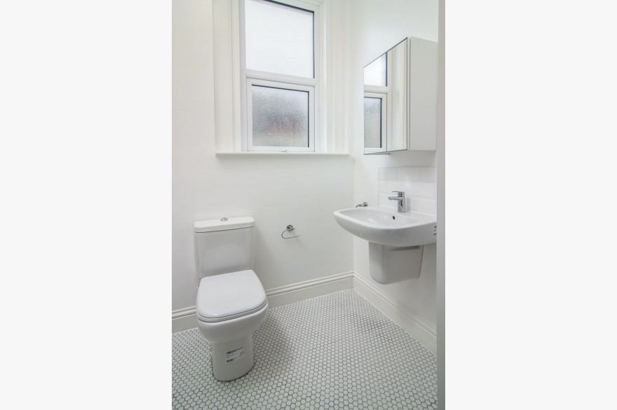 2 Bedroom Apartment Flat/apartment To Rent - Bathroom