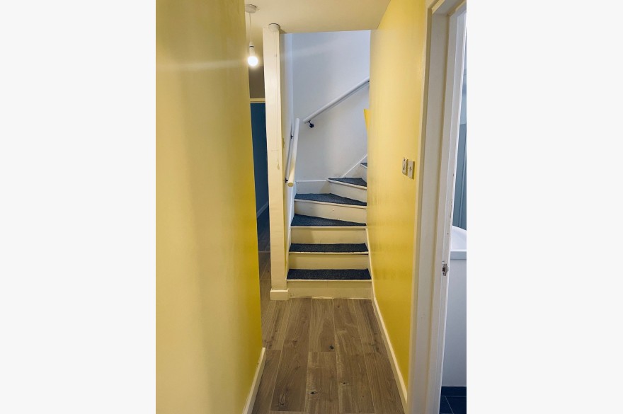 2 Bedroom Ground Floor Maisonette Flat/apartment - Hallway/Stairs To First Floor